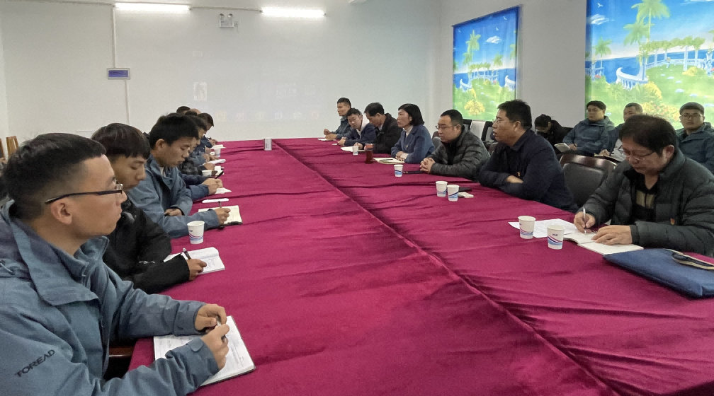 （公司黨委領(lǐng)導帶隊到嵩縣伊河治理項目慰問）